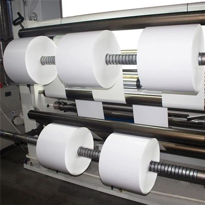 Etiqueta de material de papel térmico directo semibrillante de PET blanco brillante