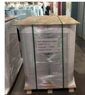 Etiqueta térmica de código de barras autoadhesiva semibrillante para impresión directa Etiqueta térmica de código de barras Rollo gigante de papel térmico